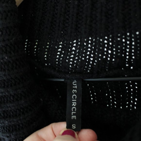 Rut & Circle Chunky Black Knit Turtleneck Sweater - Picture 4 of 4